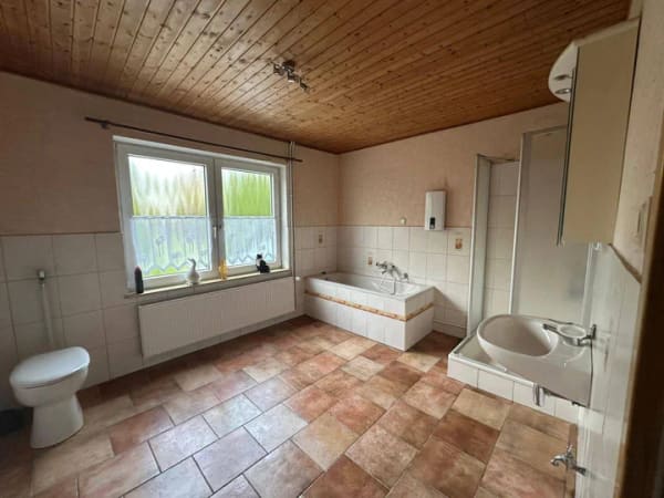 Immobilie in Südbrookmerland - In ländlicher Lage, Einfamilienhaus mit Scheune großem Grundstück zu verkaufen! - Bild 4