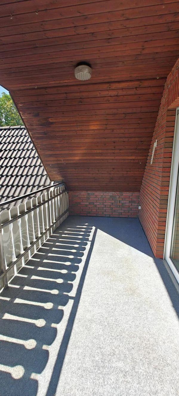Immobilie in Ganderkesee - Dachgeschosswohnung in Zweifamilien-Haus mit Gartenanteil und Garage - Bild 3