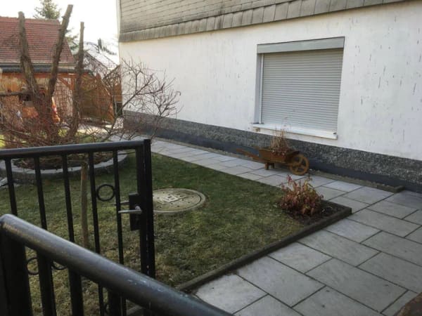 Immobilie in Lichtentanne - Liebevoll saniertes freistehendes Einfamilienhaus mit kleinem Grundstück, Nebengebäude und Carport in belebter Dorfla... - Bild 4