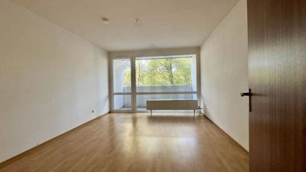 Immobilie in Stutensee - 3 Zimmer mit Westloggia im Grünen - Wohnung mit Gestaltungspotenzial in Stutensee-Büchig - Bild 2