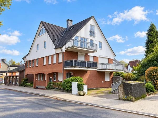 Immobilie in Schenefeld - *Vermietete 2,5 Zimmerwohnung im Dachgeschoß über 2 Ebenen mit Balkon* - Bild 0