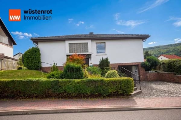 Immobilie in Hohenroda - Bungalow mit Garten, Garage und Weitblick in Hohenroda-Ausbach: Ihr Projekt auf 789 m² - Bild 0