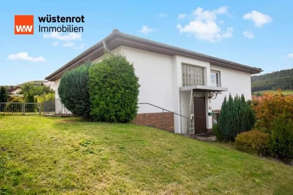 Immobilie in Hohenroda - Bungalow mit Garten, Garage und Weitblick in Hohenroda-Ausbach: Ihr Projekt auf 789 m² - Bild 2