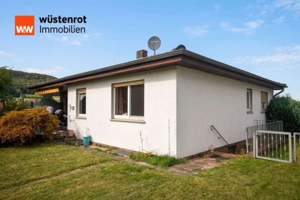 Immobilie in Hohenroda - Bungalow mit Garten, Garage und Weitblick in Hohenroda-Ausbach: Ihr Projekt auf 789 m² - Bild 3