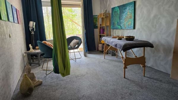 Immobilie in Netphen - Viel Raum, viel Grün, viele Möglichkeiten – großzügiges Einfamilienhaus in Netphen - Bild 1