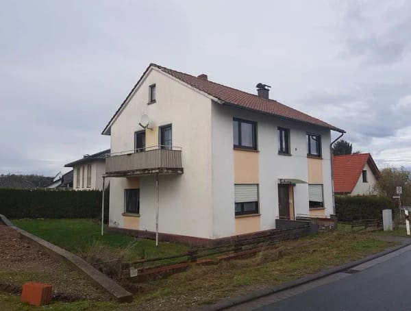 Immobilie in Vlotho - Für den Ersteher provisionsfrei - Einfamilienhaus in Vlotho Ortsteil Bonneberg - Zwangsversteigerung - Bild 0