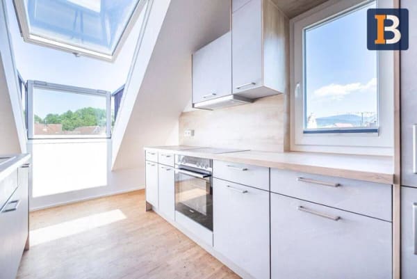 Immobilie in Buggingen - Gehobene 2-Zimmer Dachwohnung mit Bambusparkett und Stellplatz - Bild 4