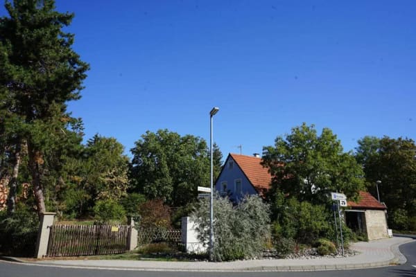 Immobilie in Mainbernheim - Historisch geprägtes Wohnanwesen, gr. Grundstück, Photovoltaik, Nebengebäude, Entwicklungspotenzial - Bild 1