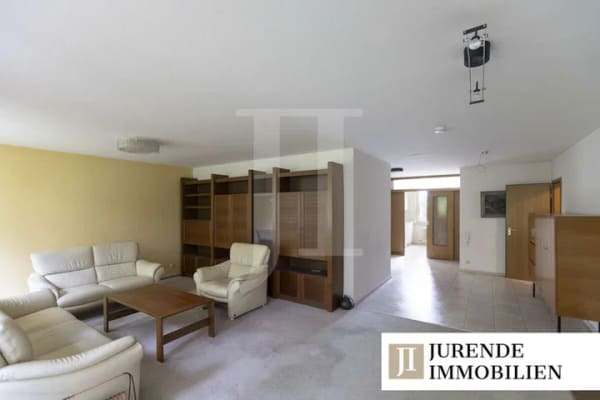 Immobilie in Eisingen - Großzügige 4-Zimmer-Wohnung mit einer Einzelgarage - Bild 0