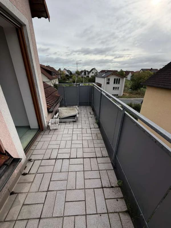 Immobilie in Rattelsdorf - 2-Zi.-ETW, Nähe Bamberg, Balkon, zus. Spitzboden, Kfz-Platz, derz. vermietet, Heizung erneuert - Bild 2