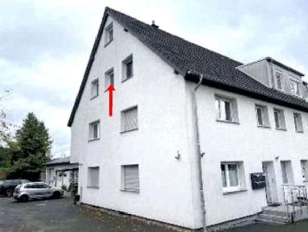 Immobilie in Nümbrecht - Zwangsversteigerung* Provisionsfrei für Erwerber* 3-Zimmer-ETW (Leerstand) mit PkW-Stellplatz in  N - Bild 1
