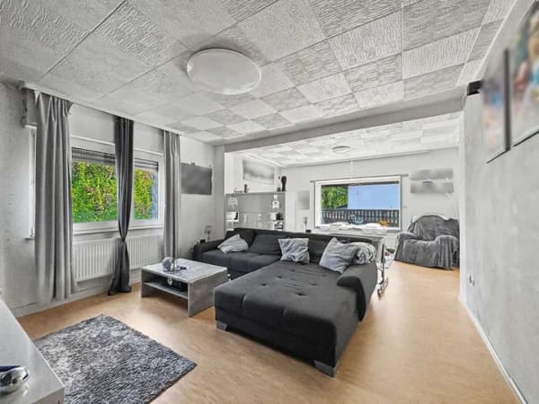 Immobilie in Hasselroth - Hasselroth - viel mehr als ein Zweifamilienhaus: Großzügig wohnen, flexibel leben, Zukunft gestalten - Bild 2