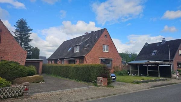 Immobilie in Westerrönfeld - Großzügiges Familienhaus mit 7 Zimmern, großem Garten und solider Bauweise in ruhiger Sackgassenlage - Bild 2