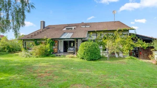 Immobilie in Großenseebach - Traumhaftes Grundstück! Modernisiertes Einfamilienhaus mit Einliegerwohnung in familiärer Lage - Bild 1