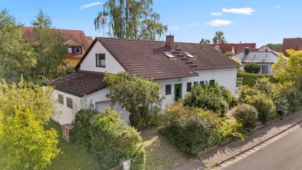 Immobilie in Großenseebach - Traumhaftes Grundstück! Modernisiertes Einfamilienhaus mit Einliegerwohnung in familiärer Lage - Bild 2