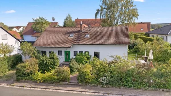 Immobilie in Großenseebach - Traumhaftes Grundstück! Modernisiertes Einfamilienhaus mit Einliegerwohnung in familiärer Lage - Bild 3