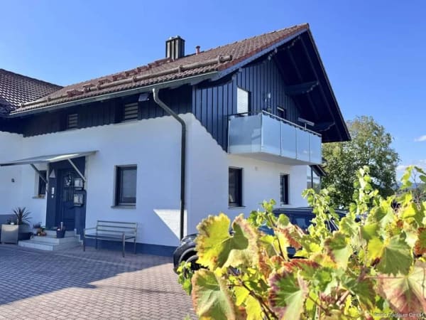 Immobilie in Schöllnach - Ein Zuhause zum Wohlfühlen - gepflegte 3 - Zimmer Erdgeschosswohnung in Schöllnach - Bild 0