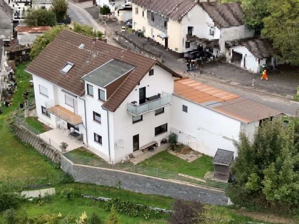 Immobilie in Alsbach - Großzügig wohnen oder clever investieren - Dreifamilienhaus mit attraktiver Stellplatzsituation - Bild 0