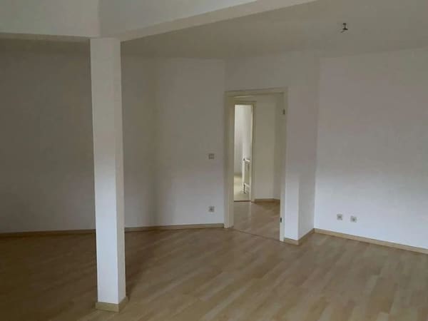Immobilie in Borkwalde - Schnäppchen -  leere Wohnung mit Balkon sucht neuen Bewohner - Bild 1