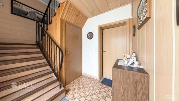 Immobilie in Niederkassel - Charmantes Raumwunder mit Potenzial – großzügiges Wohnhaus mit Garten & Garage auf Erbbaugrundstück - Bild 4