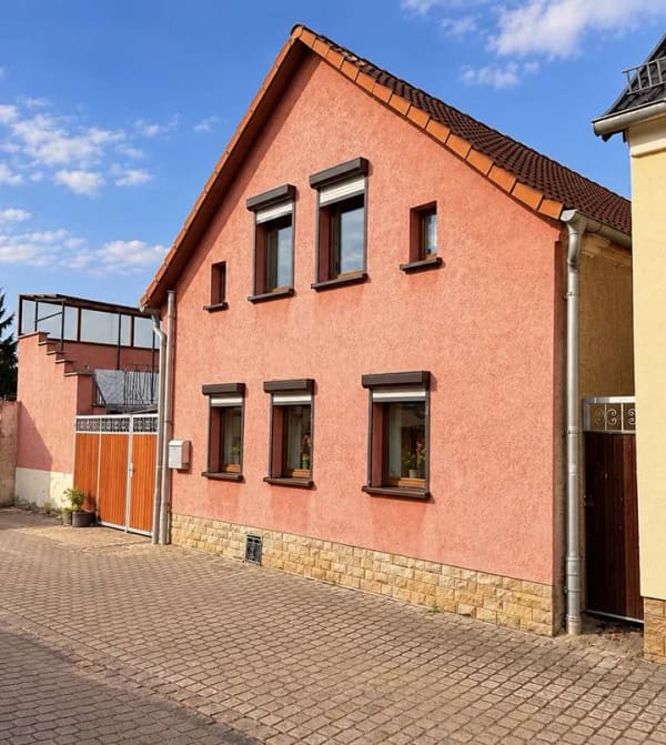 Immobilie in Reinsdorf - Großzügiges Einfamilienhaus mit Garage, Balkon & flexiblen Wohnkonzept - Bild 0
