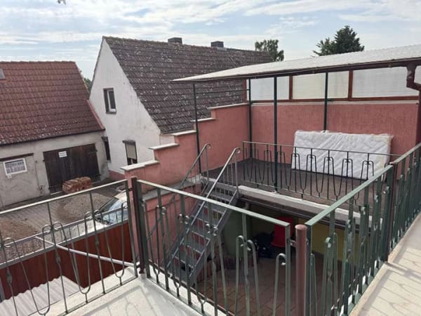 Immobilie in Reinsdorf - Großzügiges Einfamilienhaus mit Garage, Balkon & flexiblen Wohnkonzept - Bild 2