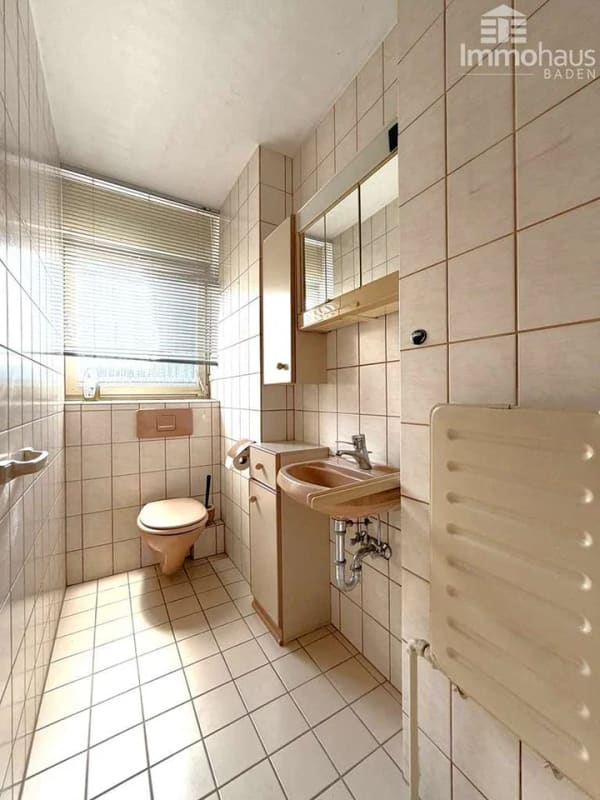 Immobilie in Sinzheim - Freist. Einfamilienhaus mit schönem Garten in angenehmer Wohnlage von Sinzheim - nahe Baden-Baden - Bild 2