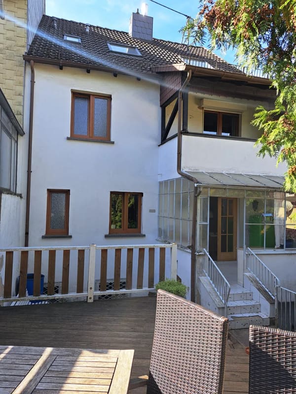 Immobilie in Püttlingen - Großzügiges Einfamilienhaus mit 194m² Wohnfläche & 3100m² außergewöhnlichem Grundstück - Bild 2