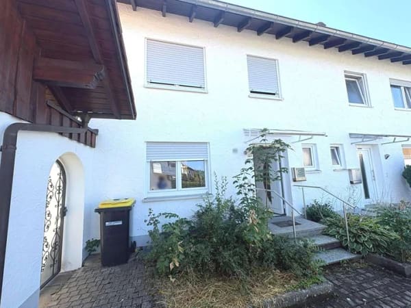 Immobilie in Aitrach - Doppelhaushälfte mit großem Garten in ruhiger Lage von Aitrach - Bild 0