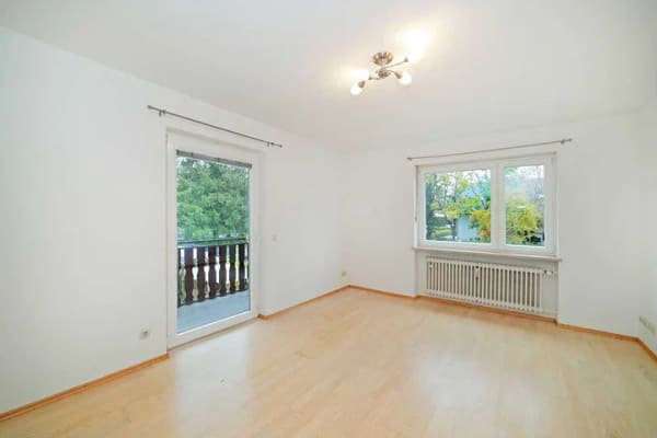 Immobilie in Feldkirchen - Helle 3-Zimmer-Wohnung mit Südost-Balkon, Garage und Stellplatz - Bild 0