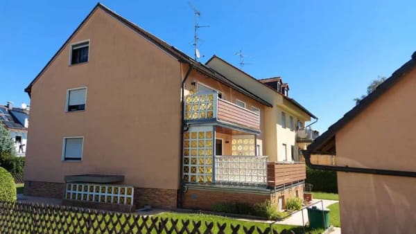 Immobilie in Zirndorf - Gepflegt und großzügig: 3-Familienhaus in Zirndorf-Weinzierlein mit Garten und Garagen - Bild 1