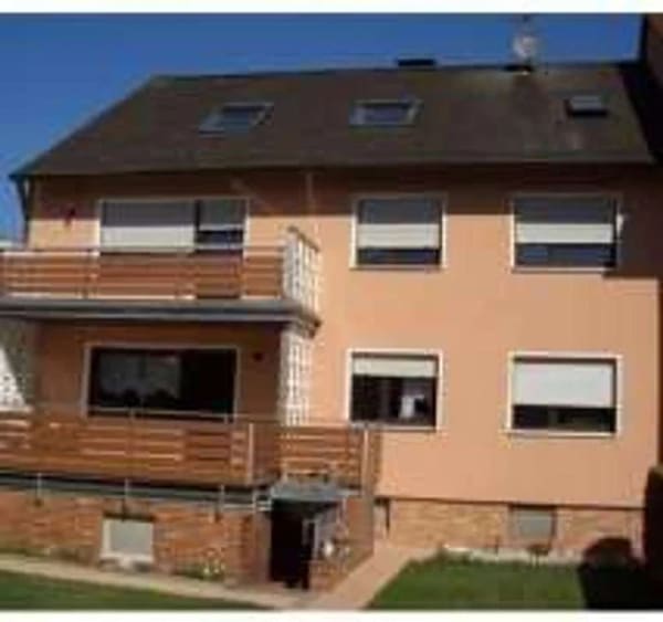 Immobilie in Zirndorf - Gepflegt und großzügig: 3-Familienhaus in Zirndorf-Weinzierlein mit Garten und Garagen - Bild 4