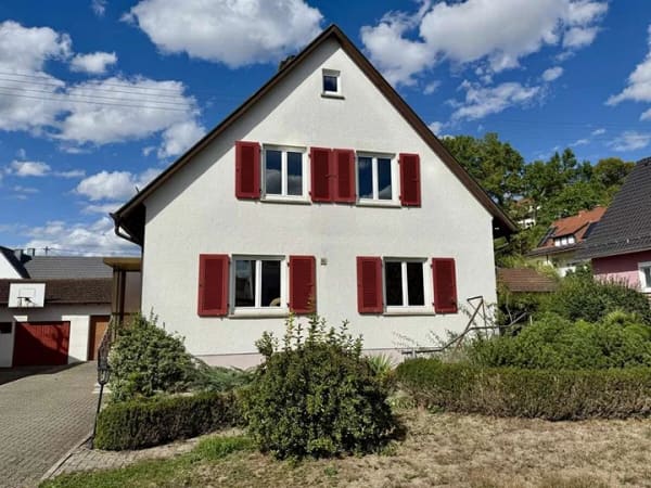 Immobilie in Dußlingen - Charmantes Einfamilienhaus aus den 50er-Jahren mit 6 Zimmern, Garten und Garage in Dußlingen - Bild 1