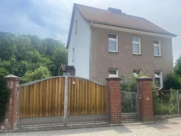 Immobilie in Oderberg - 2 Familienhaus mit Scheune, Garagen und großem Garten - Bild 0