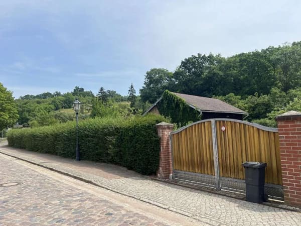 Immobilie in Oderberg - 2 Familienhaus mit Scheune, Garagen und großem Garten - Bild 1