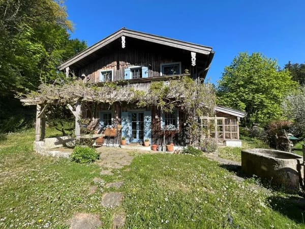 Immobilie in Burgkirchen an der Alz - Gelegenheit!  Bauernhaus mit Charme, Zuhaus, zusätzliches Nebengebäude  u.  ca. 9240 qm Grundstück - Bild 2