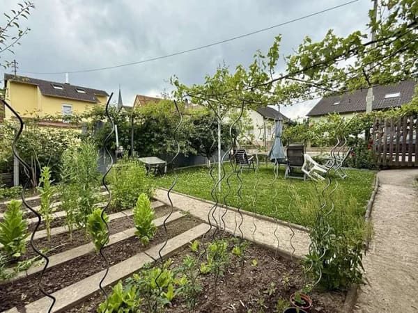 Immobilie in Hochstadt (Pfalz) - Großzügiges Einfamilienhaus mit Garten und Doppelgarage in Hochstadt - Bild 2
