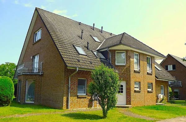 Immobilie in Schwerin - Solides MFH, Schweriner Stadtrand, als Investment o. Eigennutzung, sof. bezugsfähig, 2.505m² Grdst. - Bild 1