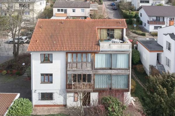 Immobilie in Nußloch - Vielseitig nutzbares, gepflegtes Dreifamilienhaus in Hanglage von Nußloch - Bild 1