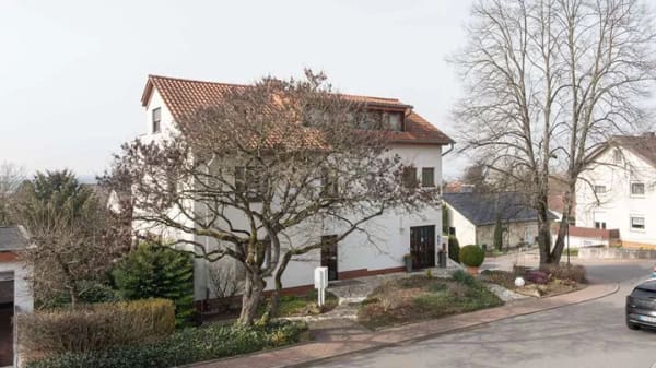 Immobilie in Nußloch - Vielseitig nutzbares, gepflegtes Dreifamilienhaus in Hanglage von Nußloch - Bild 3