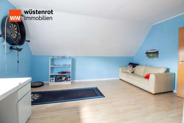 Immobilie in Biblis - Einfamilienhaus mit großem Garten, Garage und vielseitigem Nebengebäude in Biblis-Nordheim - Bild 2