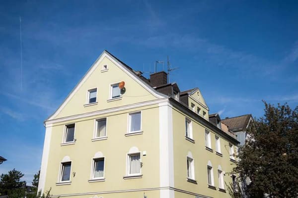 Immobilie in Hof - Attraktives Mehrfamilienhaus mit 8 Wohneinheiten - Bild 1