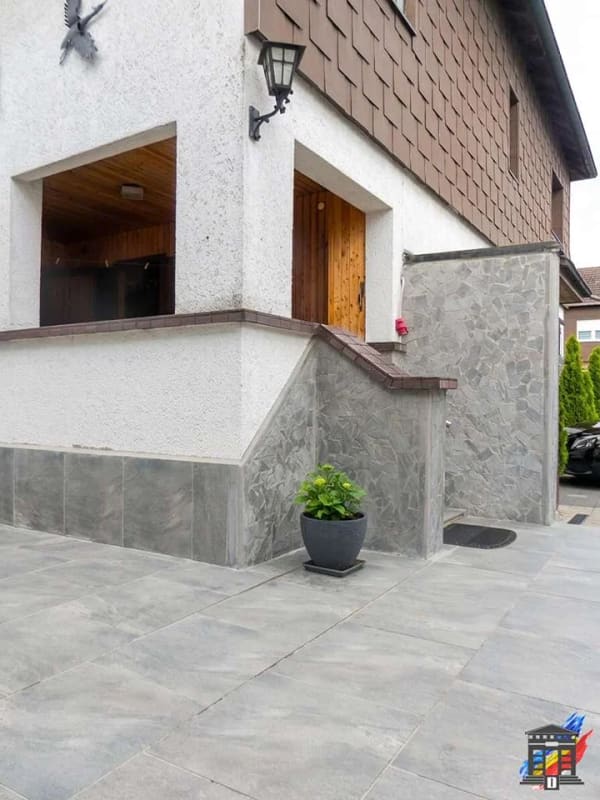 Immobilie in Waghäusel - Ein- bis Zweifamilienhaus mit ausbaufähigem Speicher - Bild 2