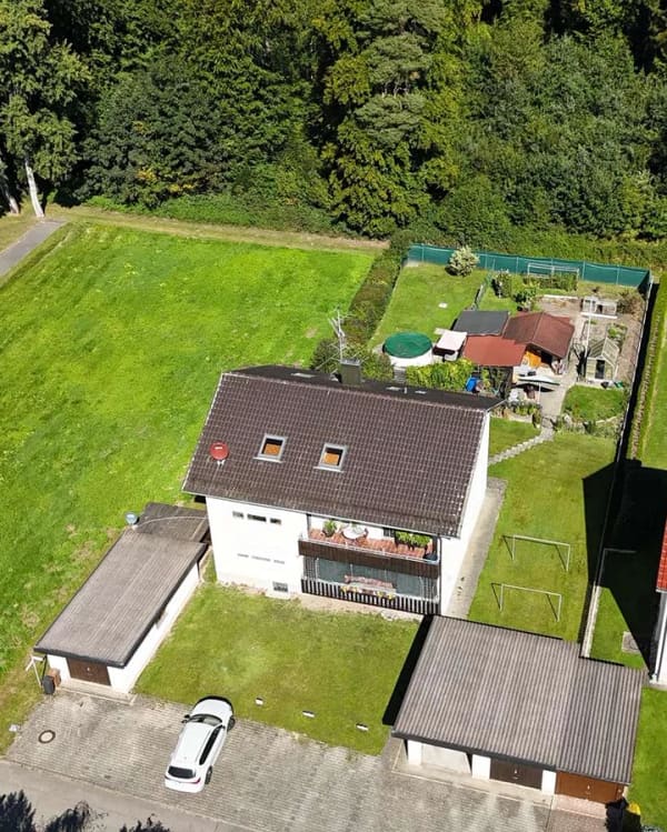 Immobilie in Meckenbeuren - 4 – Familienhaus  in idyllischer Lage am Waldrand von Meckenbeuren/Gerbertshaus - Bild 1