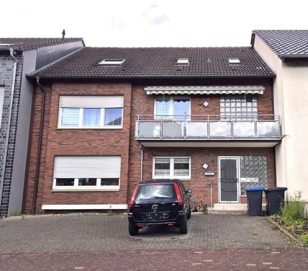 Immobilie in Haltern am See - 3-Familienhaus mit 3 Garagen in Haltern am See - attraktive Kapitalanlage  mit Entwicklungspotenzial - Bild 1