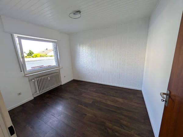 Immobilie in Graben-Neudorf - Begehrte Erdgeschosswohnung mit Einzelgarage in Graben - Sofort Frei - Bild 2
