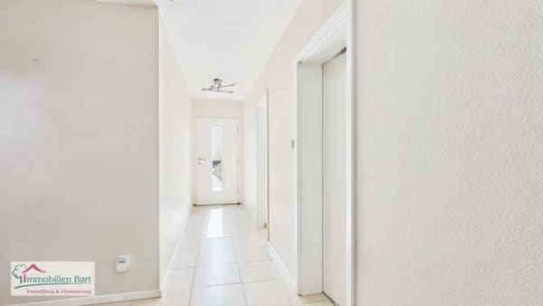 Immobilie in Wincheringen - WINCHERINGEN-BILZINGEN: WOHNGLÜCK INMITTEN VON NATUR! 4 SCHLAFZIMMER / 2 BÄDER / GARAGE UND GARTEN - Bild 2