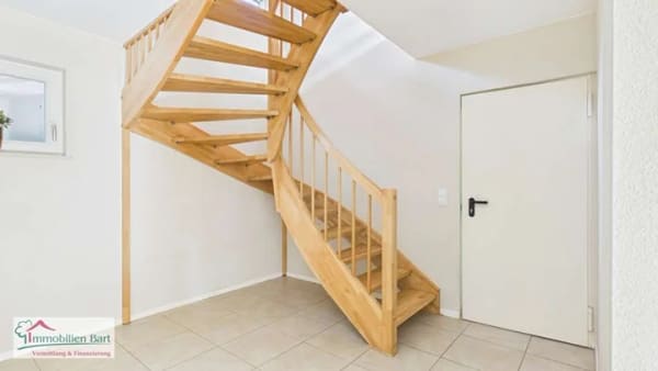 Immobilie in Wincheringen - WINCHERINGEN-BILZINGEN: WOHNGLÜCK INMITTEN VON NATUR! 4 SCHLAFZIMMER / 2 BÄDER / GARAGE UND GARTEN - Bild 3