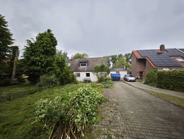 Immobilie in Willich - Doppelhaushälfte an der Niers mit Potential und viel Platz - Bild 0