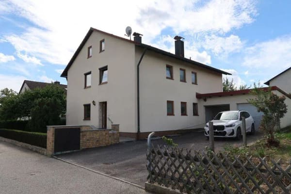 Immobilie in Gerzen - Zweifamilienhaus mit Obstgarten, zum Herrichten, Gerzen - Bild 1